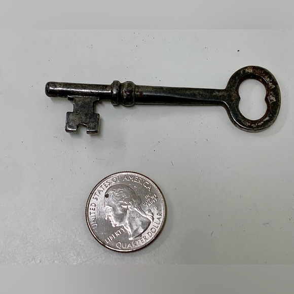c. 1900 Antique Michigan Industrial Commercial Solid Barrel Skeleton Key #2 - Picture 2 of 11